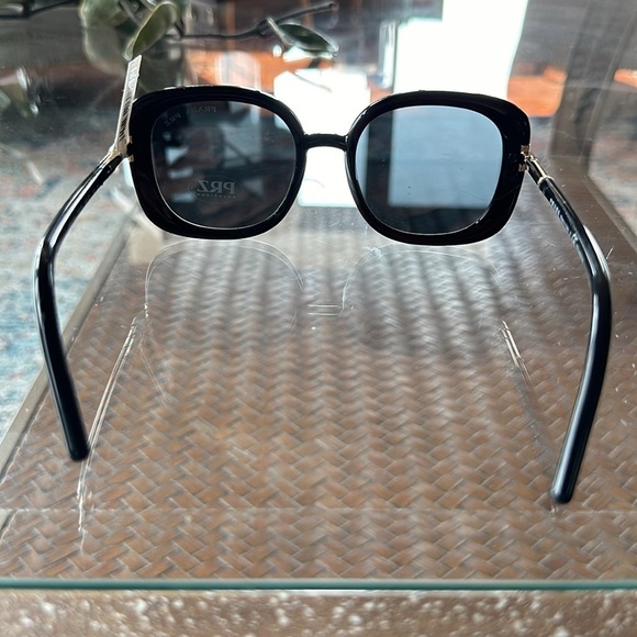 Prada SP04W women’s sunglasses new - Picture 3 of 6
